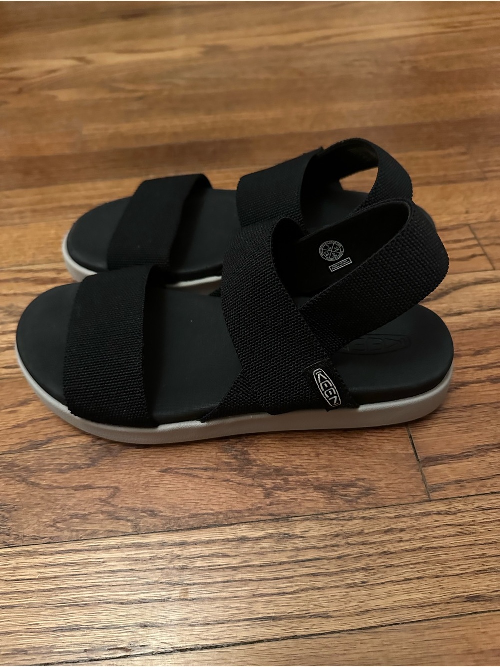 Like-New KEEN Strappy Black Sandals - Women’s 6.5 (US)